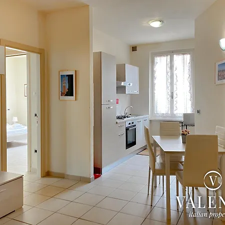 Spazioso Con Ascensore Apartment